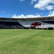 Gramado verde no estádio de São Januário